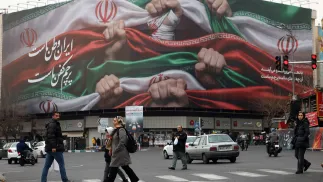 Billboard z napisem „Iran jest naszą ojczyzną” w Teheranie Fot. PAP/EPA/ABEDIN TAHERKENAREH