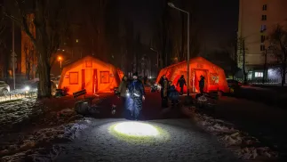 Kliczko powiadomił, że Kijów wyznaczył w każdej dzielnicy miasta ogrzewane miejsca. Fot. PAP/Vladyslav Musiienko