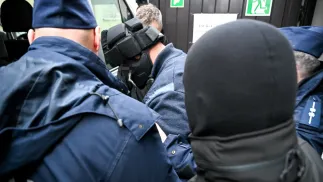 Piotr K. wyprowadzany z siedziby Prokuratury Okręgowej w Słupsku Fot. PAP/Piotr Kowala