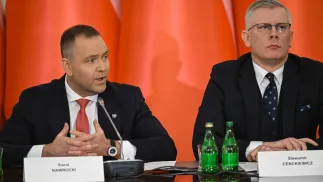 Prezydent RP Karol Nawrocki (L) i szef BBN Sławomir Cenckiewicz (P) podczas posiedzenia Rady Bezpieczeństwa Narodowego w Pałacu Prezydenckim. Fot. PAP/Radek Pietruszka