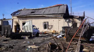 Zniszczenia po rosyjskim ataku dronowym na Czarnomorsk w obwodzie odeskim. Fot. PAP/Alena Solomonova