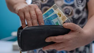 ZUS: od marca najniższe emerytury i renty wzrosną do 1978,49 zł brutto. Fot. Adobe Stock/Paweł Kacperek