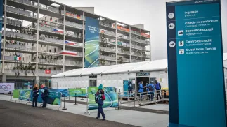 Wioska olimpijska w Mediolanie. Fot. EPA/MATTEO CORNER