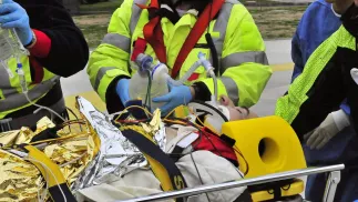 Akcja ratunkowa po wypadku Roberta Kubicy w Andorze. Fot. PAP/EPA/TOMMASO MARINELLI