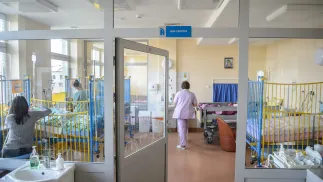 Oddział opieki nad dziećmi. Zdj. ilustracyjne. Fot. PAP/Wojciech Pacewicz