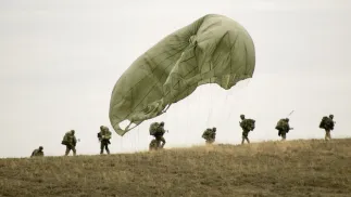  Солдати з десантних бригад беруть участь у спільних маневрах, фотоілюстрація. Fot. PAP/EPA/JAVIER CEBOLLADA