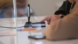 Punk nadawania numeru PESEL w urzędzie Fot. PAP/Marcin Obara