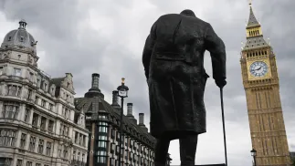 Pomnik byłego premiera Winstona Churchilla w Londynie. Fot. PAP/EPA/NEIL HALL