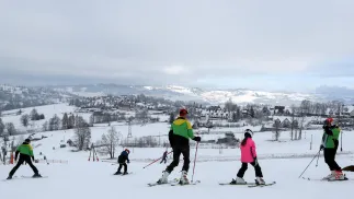  Narciarze na stoku - "UFO" w Bukowinie Tatrzańskiej. Fot. PAP/Grzegorz Momot