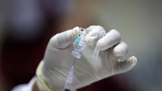 Szczepionka (zdjęcie ilustracyjne). Fot. EPA/HOTLI SIMANJUNTAK