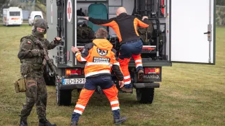 Metodyczne zajęcia pokazowe na terenie poligonu Toruńskiego w miejscowości Kijewo. Fot. PAP/Tytus Żmijewski