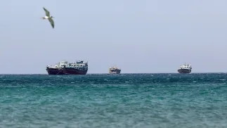 Statki w cieśninie Ormuz (zdjęcie ilustracyjne). Fot. EPA/ALI HAIDER