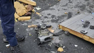 Обломки российского беспилотника. Fot. PAP/EPA/SERGEY KOZLOV (фотоиллюстрация)