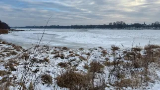 Zamarznięta Wisła. Fot. PAP/	Tomasz Więcławski