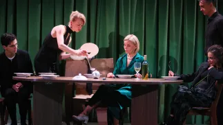 Aktorka Małgorzata Foremniak podczas próby medialnej spektaklu "Facet z papieru" w reżyserii Leny Frankiewicz. Fot. PAP/Leszek Szymański