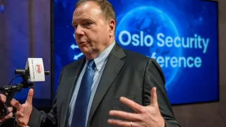 Były dowódca sił amerykańskich w Europie gen. Ben Hodges podczas Forum Bezpieczeństwa w Oslo („Oslo Security Conference”). Fot. PAP/Agata Woźniak-Kwaśniewska