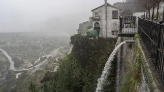 Ulewa w Hiszpanii. Fot. PAP/EPA/RAMON RIOS