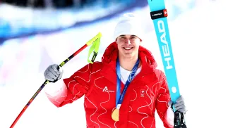 Szwajcarski alpejczyk Franjo von Allmen. Fot. PAP/EPA/ANNA SZILAGYI