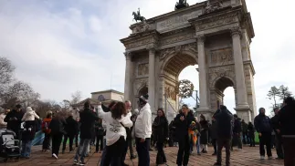 Łuku Pokoju w Mediolanie. Fot. PAP/EPA/NEIL HALL