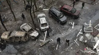 Знищені автівки в Краматорську. Фотоілюстрація. Fot. PAP/EPA/TOMMASO FUMAGALLI