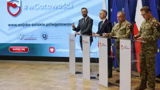 Wicepremier, minister obrony narodowej Władysław Kosiniak-Kamysz, sekretarz stanu w MON Cezary Tomczyk, szef SG WP generał Wiesław Kukuła oraz dowódca DK WOC gen. dyw. Karol Molenda. Fot. PAP/Albert Zawada