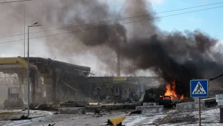 Дим здіймається після атаки російських безпілотників на автозаправну станцію в Краматорську, Донецька область, Україна, 09 лютого 2026 року. Фотоілюстрація. Fot. PAP/EPA/Maria Senovilla