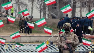 Żołnierz na ulicach Teheranu Fot. PAP/EPA/ABEDIN TAHERKENAREH