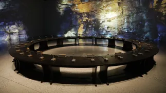 Pokaz prasowy wystawy "Okrągły Stół. Moment przejścia", w siedzibie MHP na warszawskiej Cytadeli. Fot. PAP/Tomasz Gzell