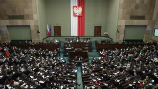 Sejm uchwalił ustawę wdrażającą unijny program dozbrajania SAFE. Fot. PAP/Tomasz Gzell