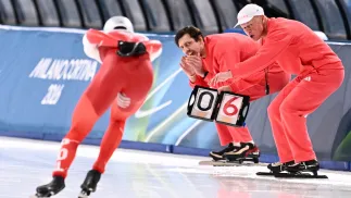 Reprezentant Polski Władimir Semirunnij (L) oraz trenerzy kadry narodowej mężczyzn Roland Cieślak (C) i Henk Hospes (P). Fot. PAP/Paweł Skraba