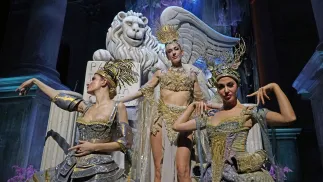 Artyści podczas performansu z okazji karnawału w Wenecji Fot. PAP/EPA/ANDREA MEROLA