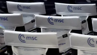 Krzesła przygotowane na Monachijską Konferencję Bezpieczeństwa Fot. PAP/EPA/RONALD WITTEK