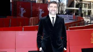 Turecki reżyser Emin Alper uczestniczy w pokazie filmu „Salvation” podczas 76. Międzynarodowego Festiwalu Filmowego w Berlinie w Niemczech. Fot. PAP/EPA/CLEMENS BILAN