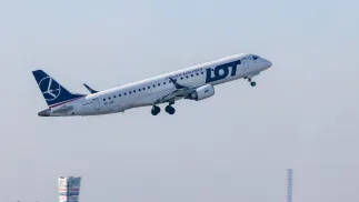 Linie LOT (zdjęcie ilustracyjne). Fot. PAP/Albert Zawada