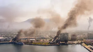 Podpalenia w Puerto Vallarta w ramach ataków odwetowych członków kartelu po zabiciu barona El Mencho, fot. PAP/EPA/EFE/Gerardo Santillan