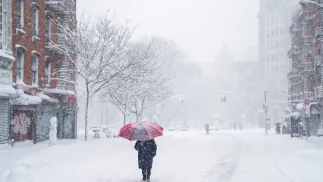 Przechodnie na Manhattanie, fot. PAP/EPA/OLGA FEDOROVA