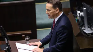 Министр иностранных дел Польши Радослав Сикорский во время выступления в Сейме. 26.02.2026 г. Fot. PAP/Albert Zawada