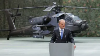  Premier Donald Tusk na uroczystości zawarcia umów offsetowych między Wojskowymi Zakładami Lotniczymi nr 1 S.A. a Lockheed Martin Fot. PAP/Marian Zubrzycki