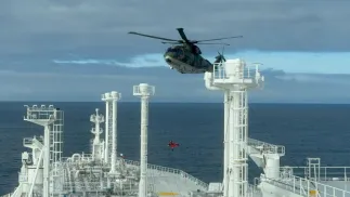 Portugalska marynarka wojenna ewakuuje Polaka z tankowca, fot. X/@MarinhaPT