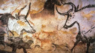 Najstarsze fragmenty fresków z jaskini Lascaux we Francji datowane są na 15 tys. lat. Źródło: en.wikipedia