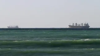 Tankowce w cieśninie Ormuz, fot. PAP/EPA/ALI HAIDER