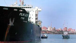 Minister energii USA: możliwe, że zaczniemy eskortować tankowce przez Ormuz przed końcem marca. Fot. PAP/EPA/	ENRIQUE RIVAS (zdjęcie ilustracyjne)