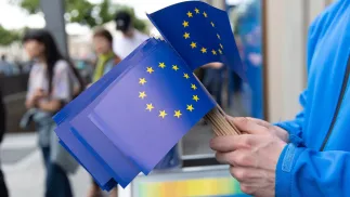 Flagi Unii Europejskiej Fot. PAP/EPA/OMER MESSINGER