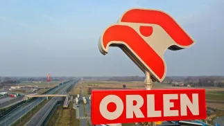 Logo stacji paliw ORLEN. Fot. PAP/Leszek Szymański