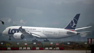  Samolot Boeing 787 Dreamliner Polskich Linii Lotniczych LOT. Fot. PAP/	Łukasz Gągulski