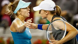 Magda Linette i Iga Świątek w Pekinie w 2023 roku Fot. PAP/EPA/MARK R. CRISTINO