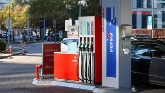 Stacja paliw. Fot. PAP/Albert Zawada