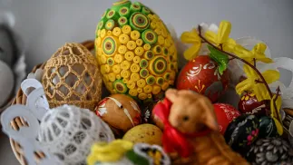 Śniadanie wielkanocne. Fot. PAP/Darek Delmanowicz