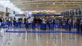 Lotnisko na Cyprze. Fot. PAP/EPA/ALEX MITA