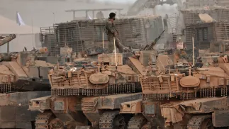 Izraelskie czołgi, fot. PAP/EPA/ATEF SAFADI